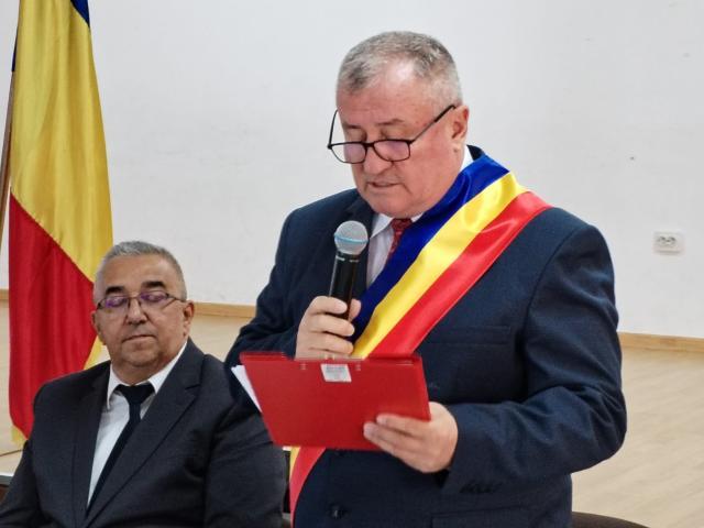 Primarul din Cornu Luncii, Gheorghe Fron, a preluat al șaselea mandat cu promisiunea că va continua dezvoltarea acestei comune