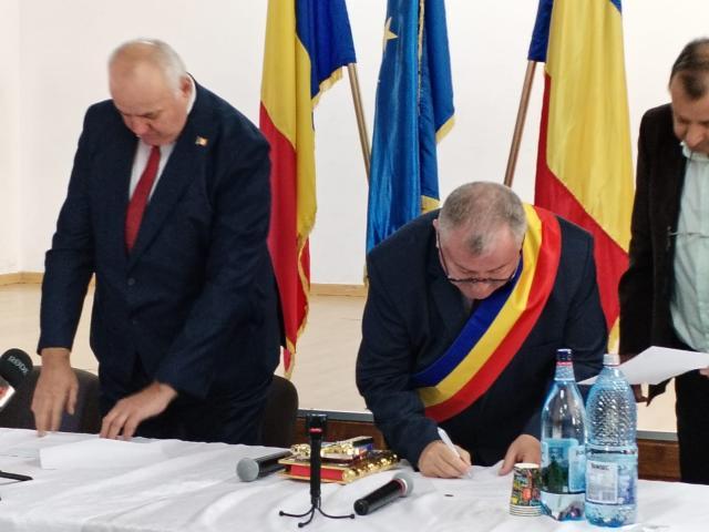 Primarul din Cornu Luncii, Gheorghe Fron, a preluat al șaselea mandat cu promisiunea că va continua dezvoltarea acestei comune