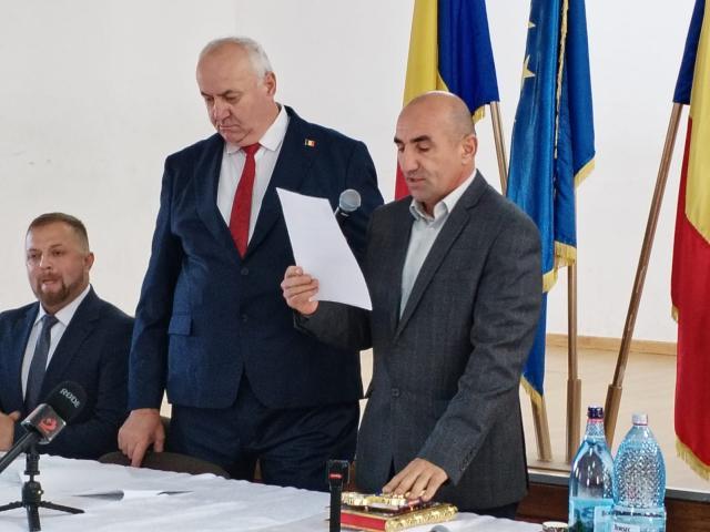 Primarul din Cornu Luncii, Gheorghe Fron, a preluat al șaselea mandat cu promisiunea că va continua dezvoltarea acestei comune