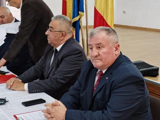 Primarul din Cornu Luncii, Gheorghe Fron, a preluat al șaselea mandat cu promisiunea că va continua dezvoltarea acestei comune