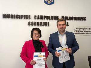 Consilierii locali din Câmpulung Moldovenesc Cristina Piticari și Daniel Popescu