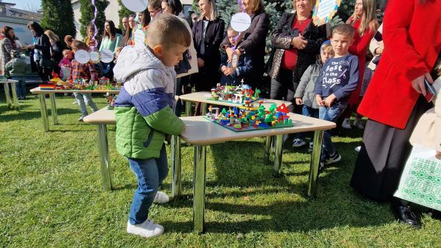 Preșcolari suceveni au construit din piese LEGO „Parcul Șipote – În viitor”