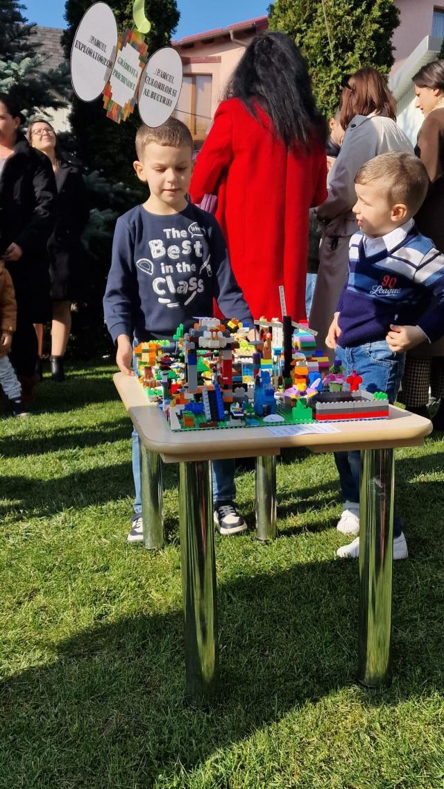 Preșcolari suceveni au construit din piese LEGO „Parcul Șipote – În viitor”