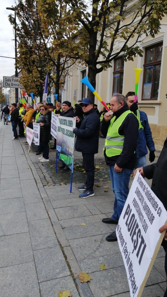 Sindicaliști TPL din Suceava, solidari cu colegii din Cluj, la protest