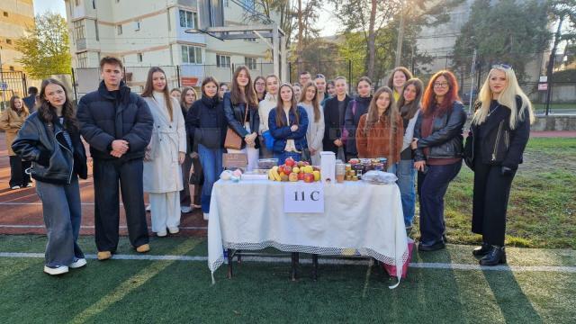 “Toamnă în culori la Hurmuzachi”, cu produse handmade și produse culinare