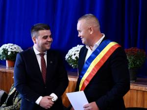 Președintele CJ Suceava, Gheorghe Șoldan împreună cu primarul de Moldovița, Alin Boșutar