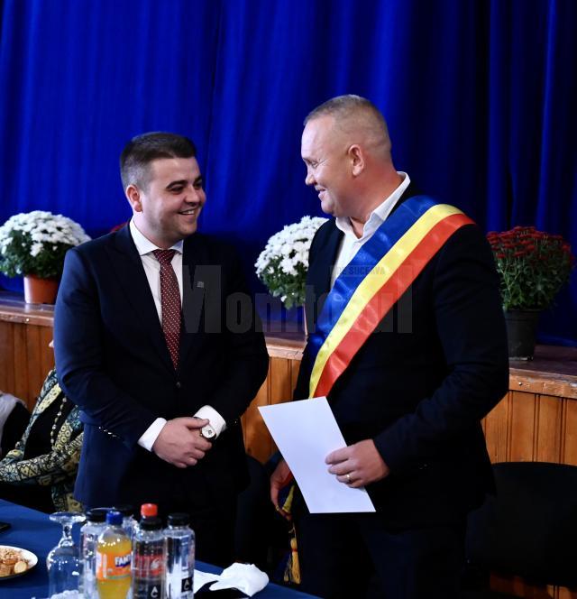 Președintele CJ Suceava, Gheorghe Șoldan împreună cu primarul de Moldovița, Alin Boșutar