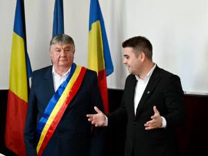 Primarul Ioan Vicol și președintele Consiliului Județean Suceava, Gheorghe Șoldan