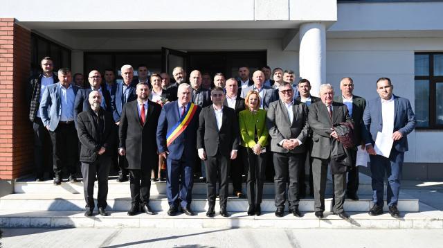 La învestirea primarului din Cajvana, Gheorghe Tomăscu