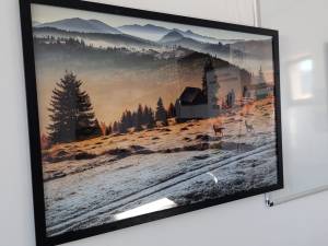 Expoziția de fotografie „Bucovina pe dealuri neumblate” poate fi admirată la Galeria de artă Zamca