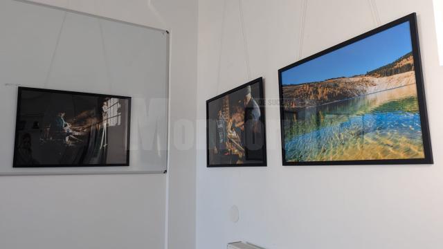 Expoziția de fotografie „Bucovina pe dealuri neumblate” poate fi admirată la Galeria de artă Zamca