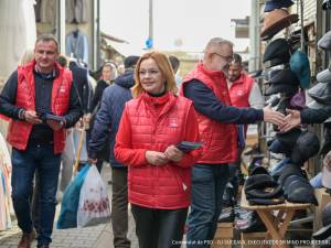 Echipa PSD în Centrul Comercial Bazar din Suceava