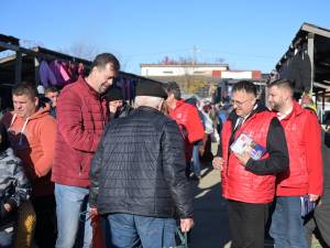 Candidați PSD la Parlament, la pas prin târgul de la Verești