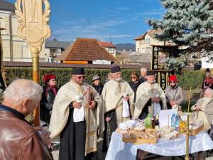 Slujbă de pomenire pentru mai multe personalităţi câmpulungene