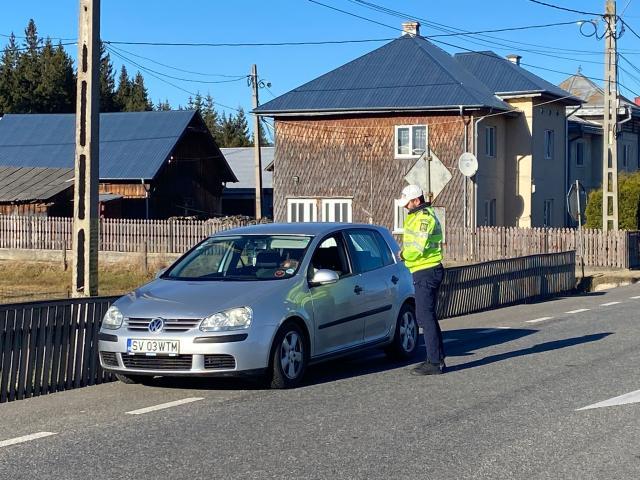 Intrările din Vatra Dornei, ”blocate” de polițiști și jandarmi timp de patru ore