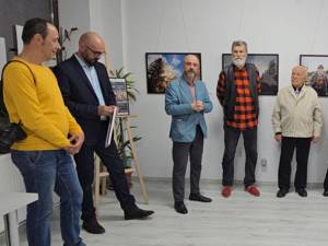 Expoziția de fotografie „Bucovina pe dealuri neumblate” poate fi admiră la Galeria de artă Zamca