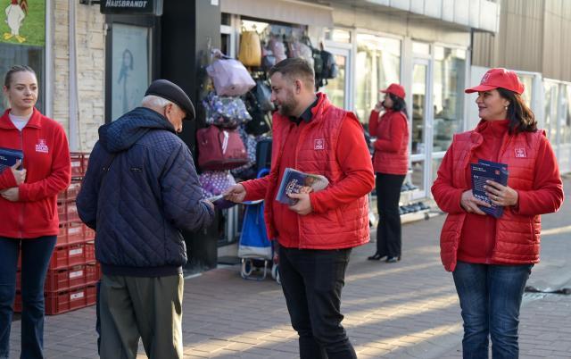 Candidații PSD Suceava pentru alegerile parlamentare au mers în campanie în cartierul George Enescu