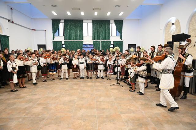 Noul Centru Cultural din Moara, inaugurat în zi de mare sărbătoare cu un bal