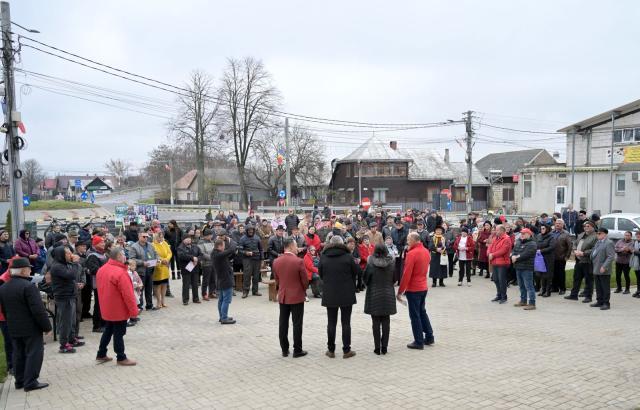 Candidații PSD Suceava pentru Camera Deputaților,  Eugen Bejinariu și Larisa Blanari, s-au întâlnit cu locuitorii din comuna Dornești