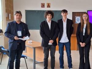 Elevii de la Colegiul „Hurmuzachi” Rădăuți și-au adjudecat toate premiile unui concurs de investigație sociologică
