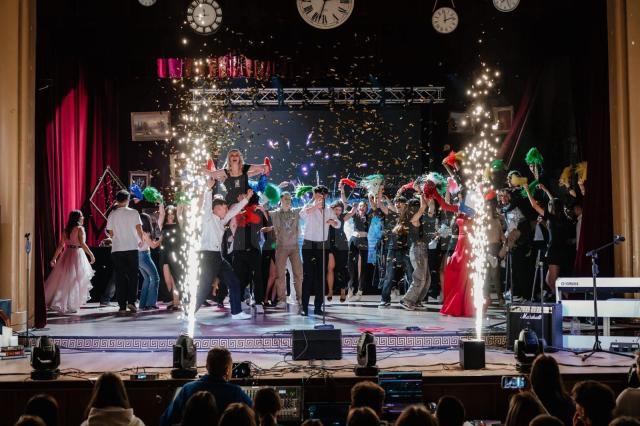 Balul Bobocilor Hurmuzachi - Foto Derevlean Daniel și Strugaru Florin