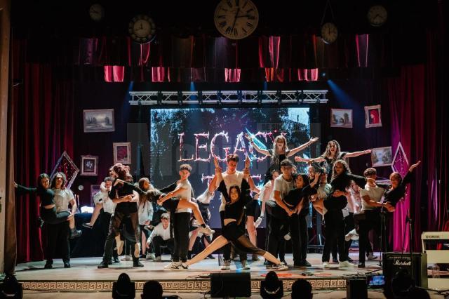 Balul Bobocilor Hurmuzachi - Foto Derevlean Daniel și Strugaru Florin