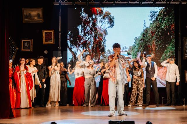 Balul Bobocilor Hurmuzachi - Foto Derevlean Daniel și Strugaru Florin