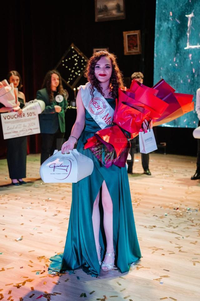 Balul Bobocilor Hurmuzachi - Foto Derevlean Daniel și Strugaru Florin