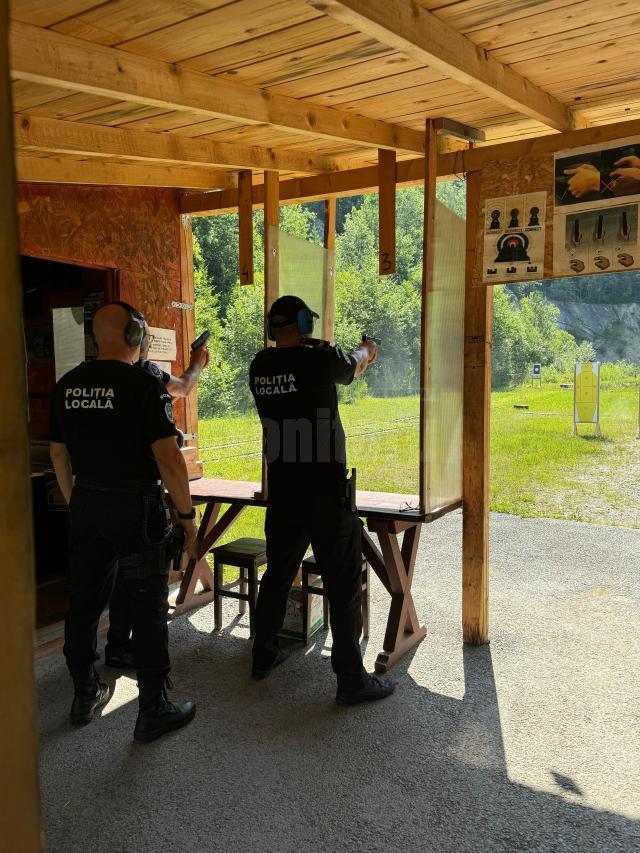 Polițiștii locali, la cursuri săptămânale de pregătire fizică și tactică