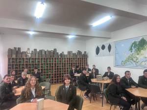 Elevii de-a IX-a, de la Silvicultură, au optat pentru uniformă școlară