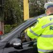 I-a dat mașina soției să-l ducă pe copil la grădiniță, deși știa că nu are permis de ...