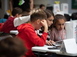 „Marea Aventură Digitală” a atras peste 100 de elevi din județ