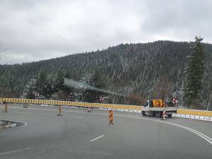 Parapete de protecție pe rulouri, pentru evitarea intrării pe contrasens, pe Mestecăniș