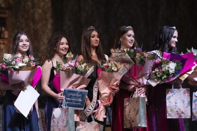 Denisa Grigorean este Miss Boboc 2024 a Colegiului „Ștefan cel Mare” Suceava