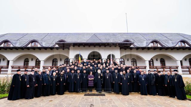 Conferinta eparhială la care Oana Stanciu a fost invitată sursa foto Arhiepiscopia Sucevei și Rădăuților