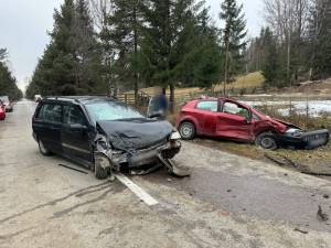 Un bărbat și o femeie, răniți în urma unui accident rutier