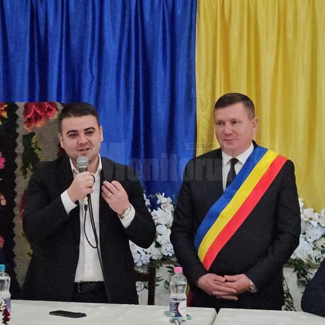 Președintele CJ Suceava, Gheorghe Șoldan, alături de primarul din Râșca, Ionuț Andreica