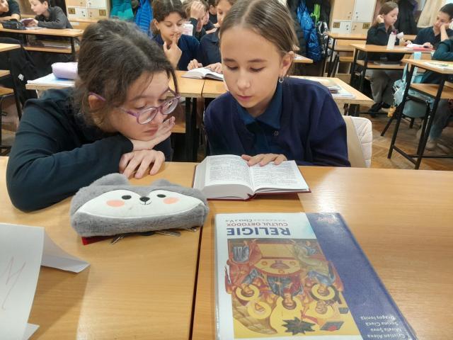 A șasea ediție a Proiectului "Să citim Biblia împreună!", la Colegiul Național "Petru Rareș" Suceava