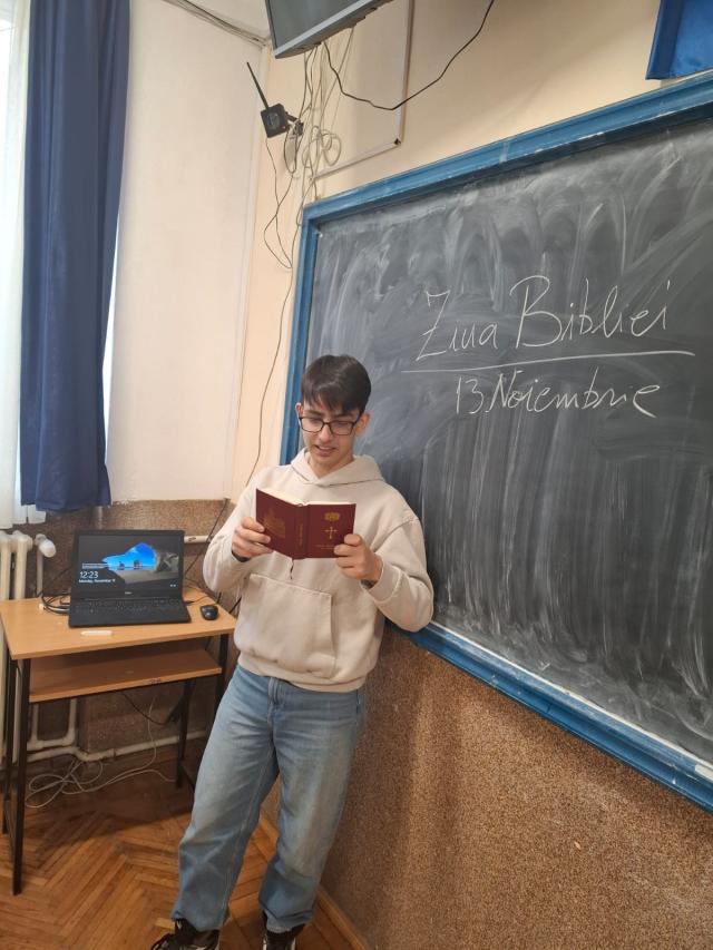 A șasea ediție a Proiectului "Să citim Biblia împreună!", la Colegiul Național "Petru Rareș" Suceava