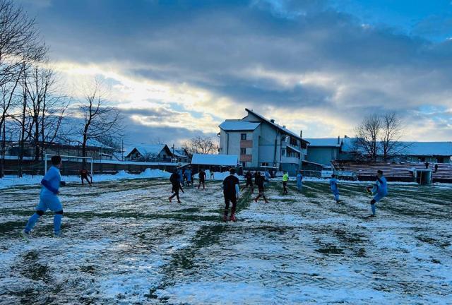 Partida de la Gălănești s-a disputat în condiții de iarnă. Foto Vasile Toderas