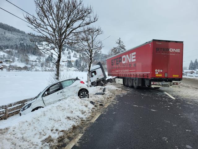 Un șofer de vehicul greu prea grăbit și un șofer de autoturism fără permis de conducere