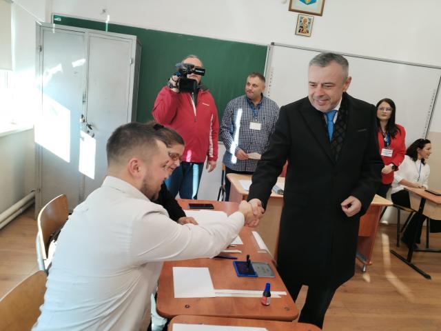 Mobilizare exemplară a membrilor PNL Suceava alături de Ioan Balan în ziua votului