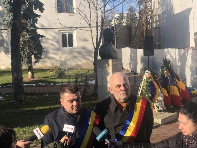 Autoritățile sucevene au depus coroane de flori la bustul unionistului Iancu Flondor