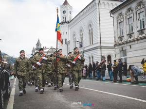 Locuitorii din Vatra DOrnei au avut parte de o frumoasă paradă militară