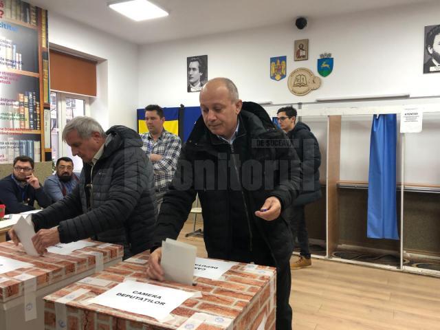 Senatorul PNL Dan Cadariu a declarat că a votat cu gândul la fiica sa, aflată la studii în străinătate, și la toți românii din diaspora