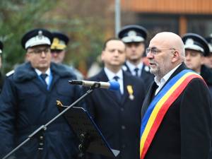 Primarul Sucevei, Vasile Rîmbu, a făcut, duminică, la manifestările organizate de Ziua Națională, un apel la unitate și responsabilitate