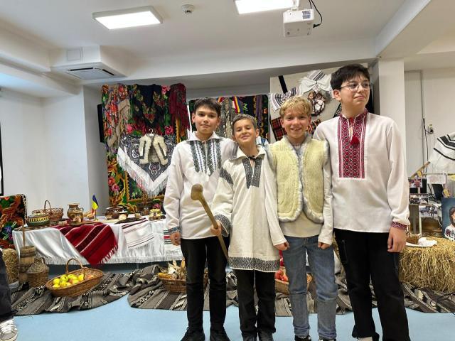 Seară plină de tradiție și de cultură românească, la Colegiul „Mihai Eminescu”