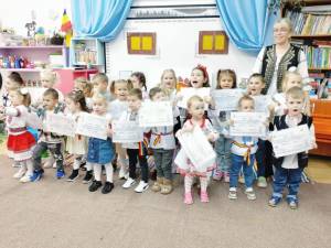 Proiectul educațional „La mulți ani, români! La mulți ani, România!", la Zamostea