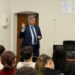 Rectorul Universității din Iași, rădăuțeanul Liviu Maha, în dialog cu elevii Colegiului „Hurmuzachi”