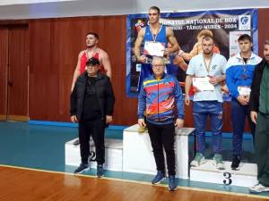 Razvan Ciobanu a urcat pe cea mai înaltă treaptă a podiumului de premiere la Naționale de box